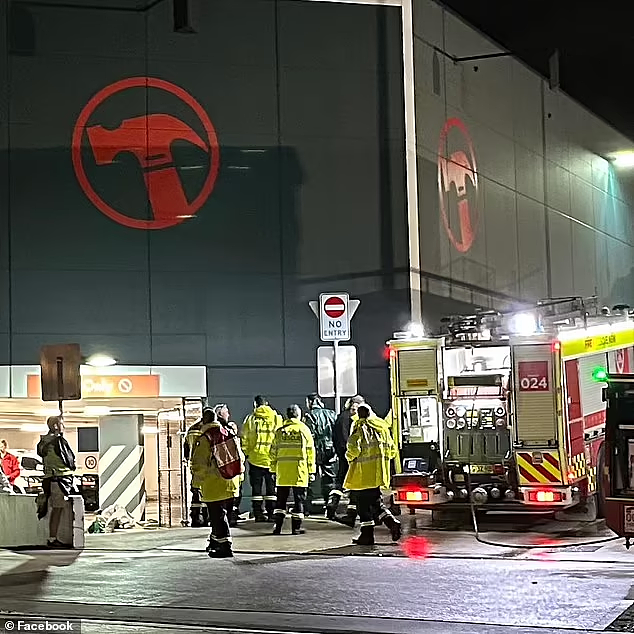 悉尼Bunnings化学品泄漏，1女子呼吸困难紧急送医！大批消防员到场（组图） - 2