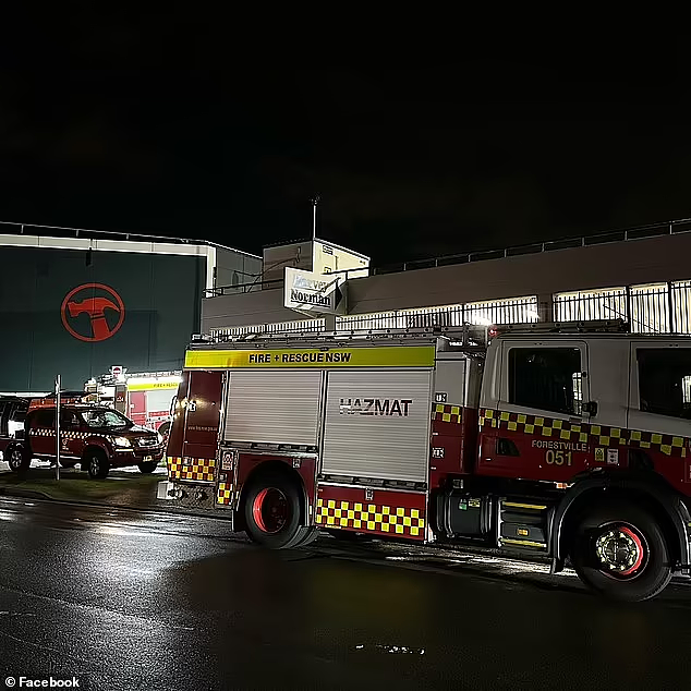 悉尼Bunnings化学品泄漏，1女子呼吸困难紧急送医！大批消防员到场（组图） - 3