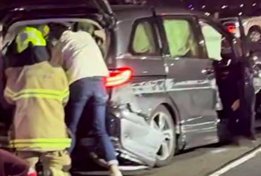 墨尔本西门高速发生严重车祸，5人重伤送医，多条通往市区道路遭封（组图） - 5