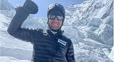 40岁澳男攀登珠峰不幸身亡！曾遭遇惨烈车祸，历经数年重学走路（图）