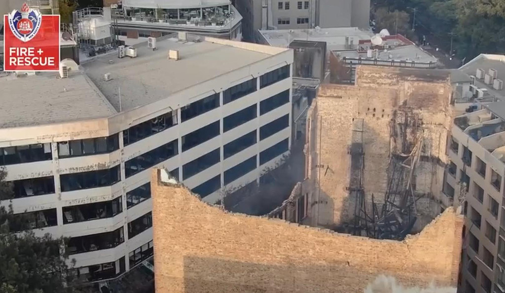 最新！悉尼CBD大火仍未彻底扑灭，周边区域持续封锁，两名学生向警方自首（视频/组图） - 2