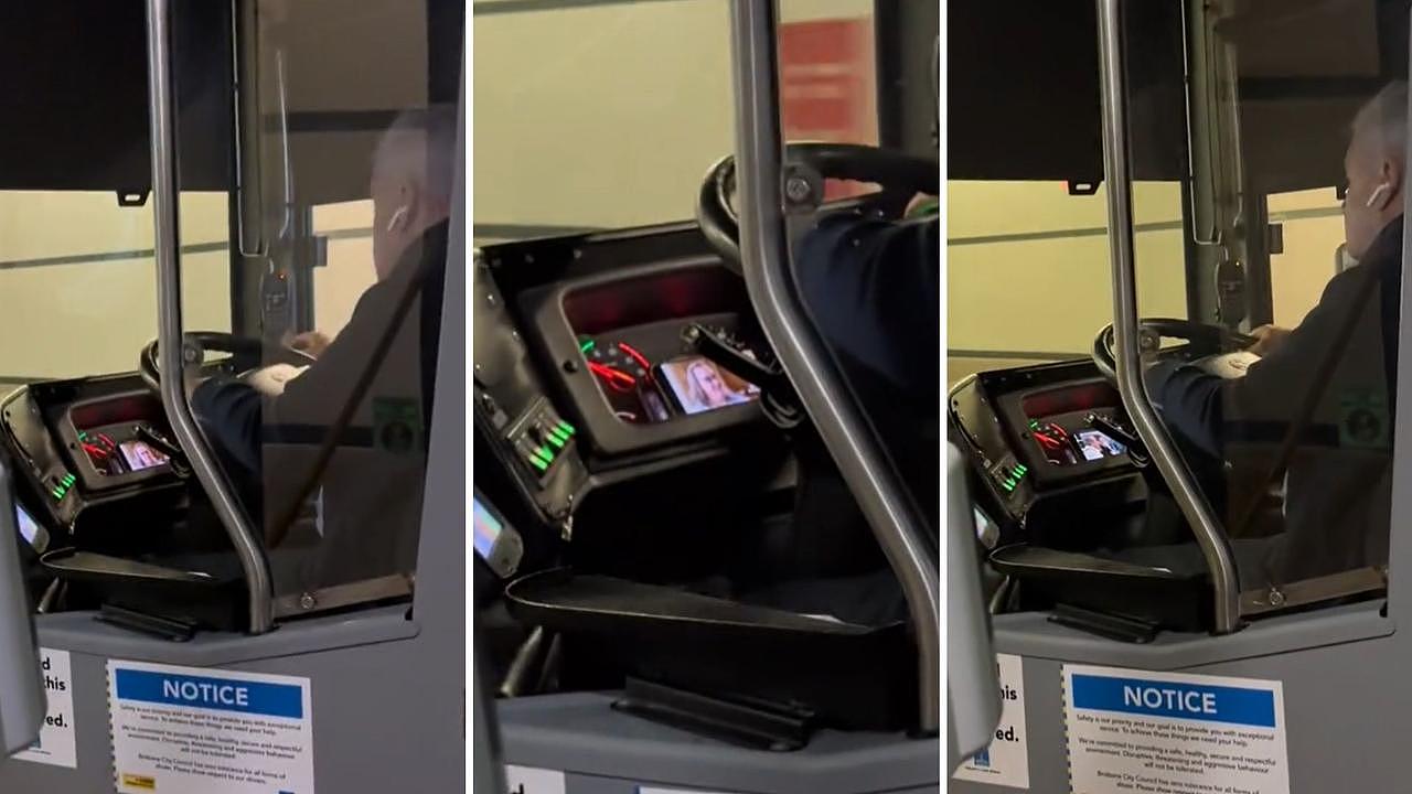 一名布里斯班公交车司机因开车时在手机上播放视频而被停职。