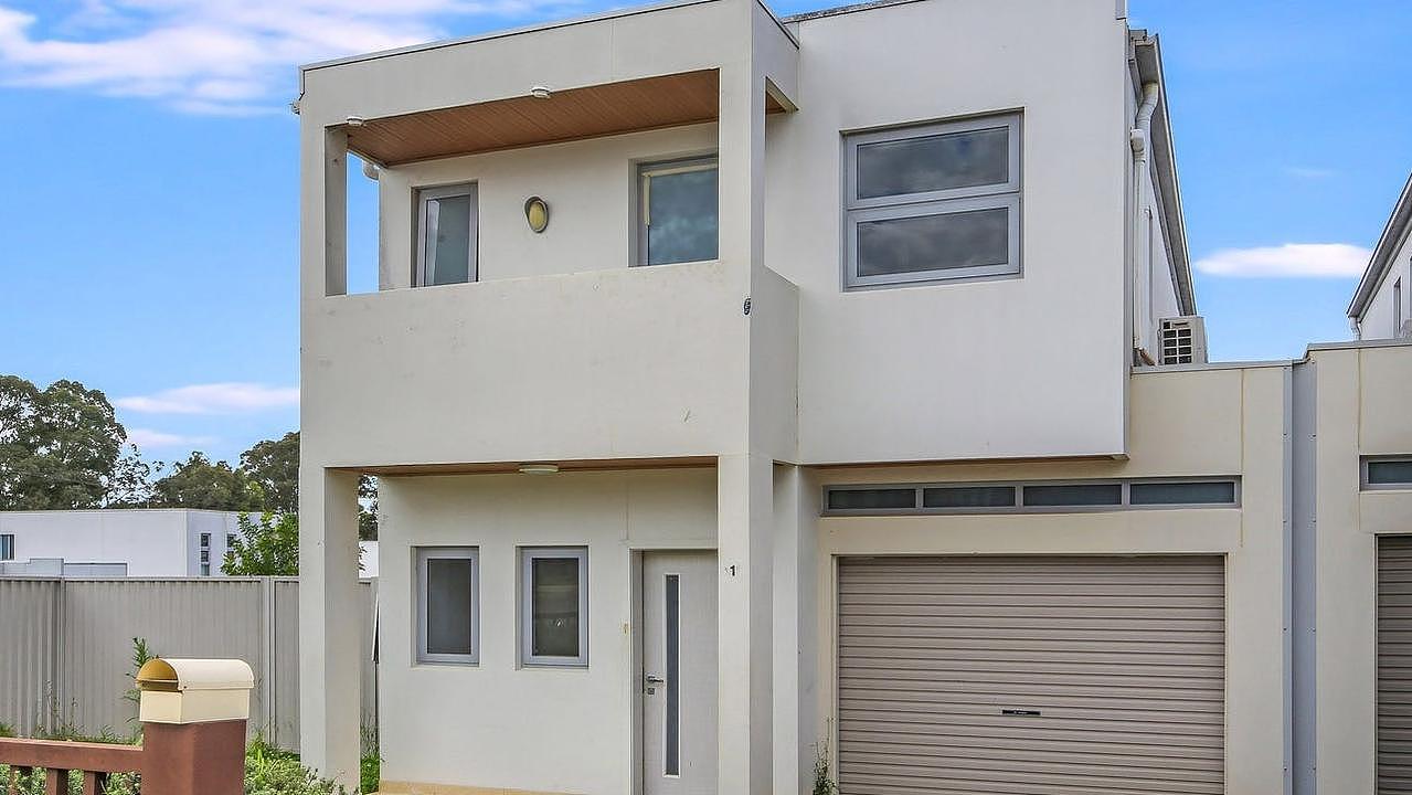 这栋 Villawood 住宅最近以 730,000 美元的价格售出。