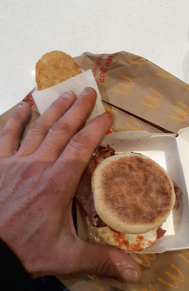 “儿童餐？”澳顾客质疑麦当劳三明治“缩水”，有人觉得“尺寸没毛病”（组图） - 2