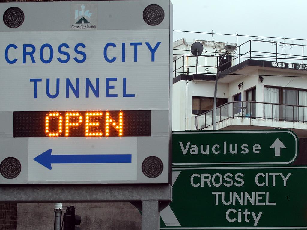 跨城隧道在被俄罗斯犯罪团伙袭击后仍在运营。