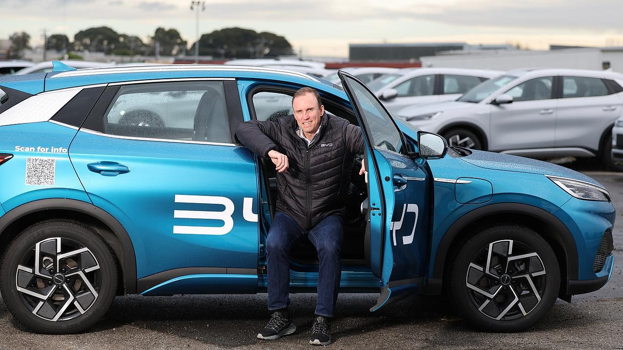 比亚迪经销商EV Direct的首席运营官Mark Harland，拥有数百辆电动汽车。 图片：亚历克斯·科佩尔。