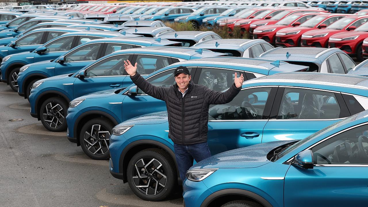 比亚迪经销商EV Direct的首席运营官Mark Harland，拥有数百辆电动汽车。 图片：亚历克斯·科佩尔。