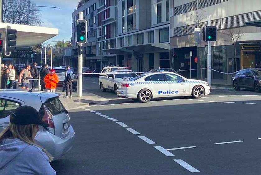 悉尼今晨当街枪击，男子被射死车内！华人区有车被烧，死者身份曝光（组图） - 5