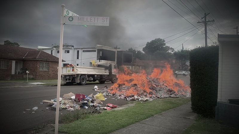 悉尼各地垃圾火灾增加，垃圾车司机呼吁居民正确处理锂电池（组图） - 2