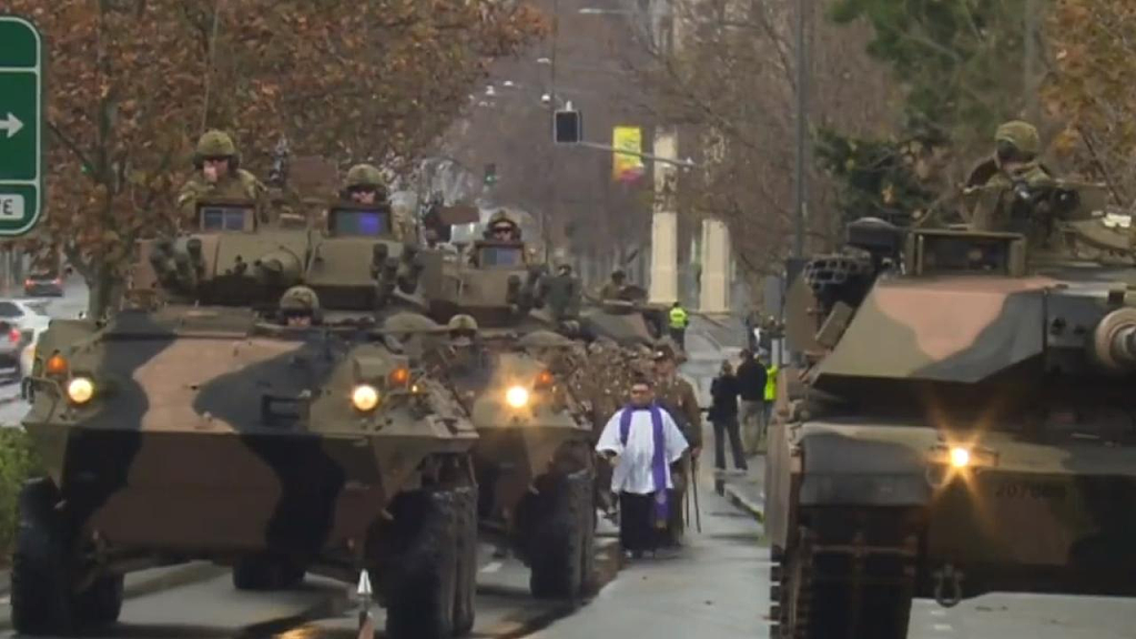 澳洲军队穿过阿德莱德CBD引热议！网友：可怕、恶心（视频/组图） - 4