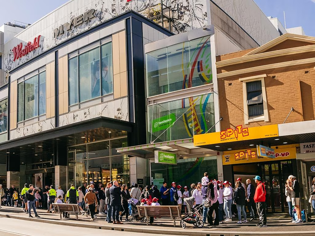 YouTube网红汉堡店登陆澳洲！悉尼首家快闪店开业被挤爆，顾客早晨6点开始排队（组图） - 3