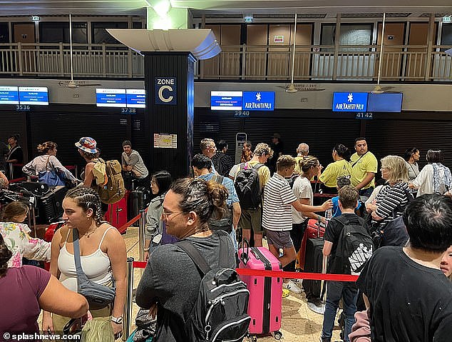 7 月 13 日星期四凌晨 2 点，大溪地航空从新喀里多尼亚国家航空公司卡林航空包机，作为“紧急航班”，将滞留的澳大利亚人和新西兰人送回家