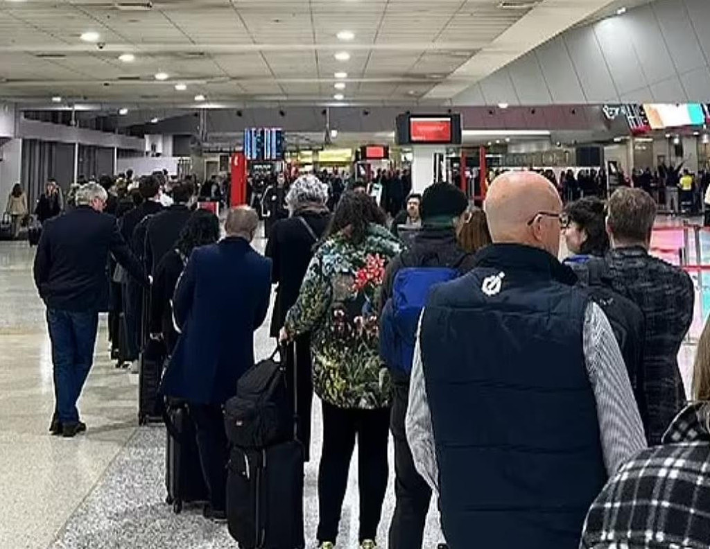 墨尔本机场重大延误！1名旅客未安检，所有国内航班停飞（组图） - 2