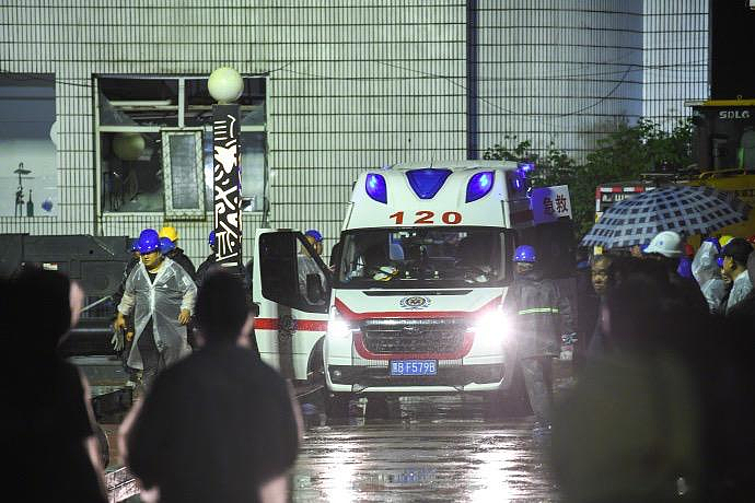 11人死亡！黑龙江中学体育馆坍塌，事故原因披露！目击者：事发时校女排队员正在训练（视频/组图） - 5
