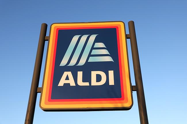 An ALDI customer was left ‘embarrassed’ when she was unable to pay for her groceries.