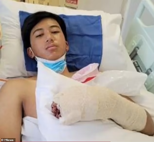 澳16岁少年遭团伙袭击，身负多刀紧急送医！现金、手机和AJ鞋均遭抢（视频/组图） - 2
