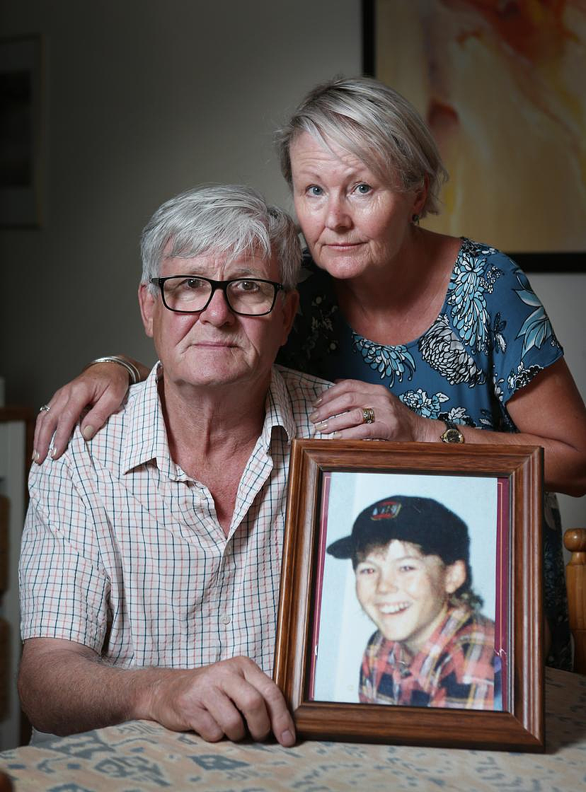 西澳少年遭虐杀，26年后凶手面临再审，受害人父母：他不该走上街头（组图） - 3