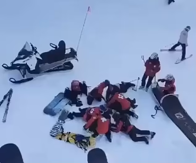 澳滑雪胜地发生事故！缆车座椅被狂风吹断，3名游客受伤送医（视频/组图） - 2
