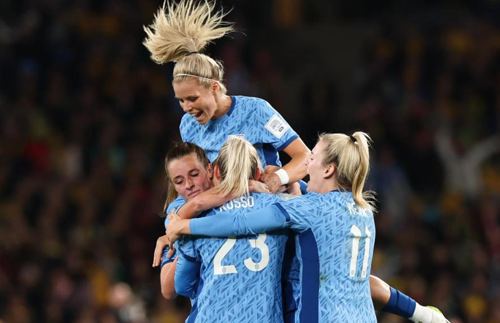 澳新女足世界杯最终悬念揭晓！西班牙1比0战胜英格兰，首夺世界冠军（视频/组图） - 13