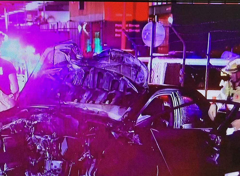 悉尼汽车撞上电线杆，4人受伤！事发时车速超100km/h，疑似在飙车（组图） - 4