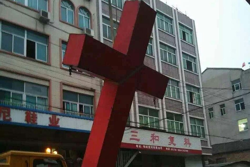 教堂十字架被拆除