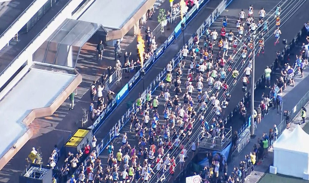 悉尼马拉松今晨开跑！4万人参赛刷新澳洲纪录，多条主干道封闭（组图） - 3