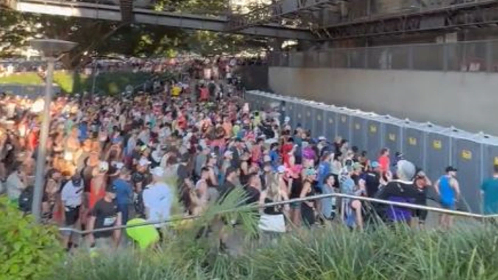 悉尼马拉松获奖名单出炉！开跑前海港大桥下公厕爆满，门口大排长龙（视频/组图） - 3