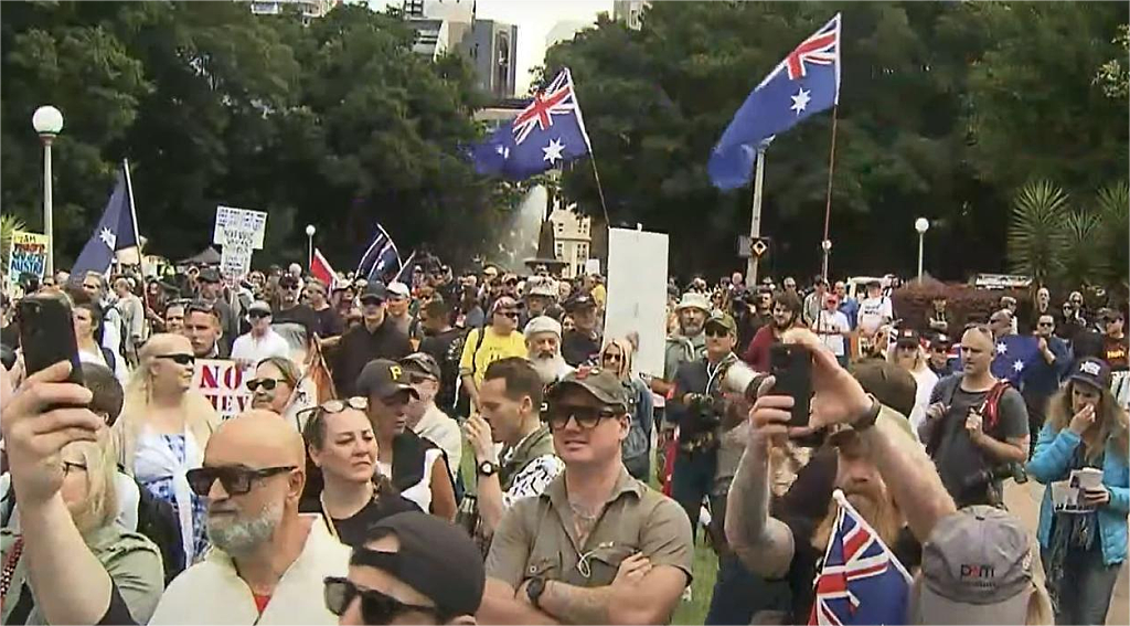 全澳多地爆发游行示威！近万人涌上街头，反对“原住民之声”公投（组图） - 2