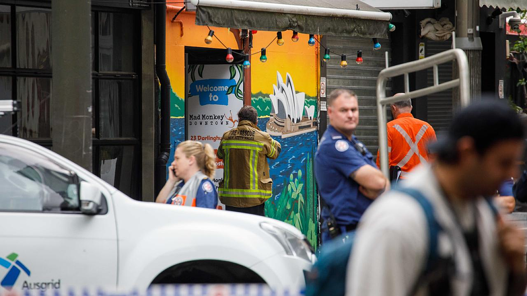 悉尼旅馆发生火灾，约70人紧急疏散！大批消防员到场，道路双向关闭（视频/组图） - 4