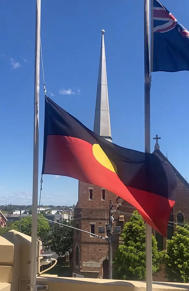 原住民之声公投失败！悉尼市长深感失望：所有议会大楼将降半旗 （组图） - 2