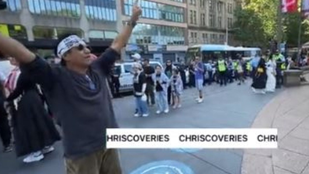 The man was filmed shouting anti-Semitic language on a busy Sydney street. Picture: X/@AustralianJA