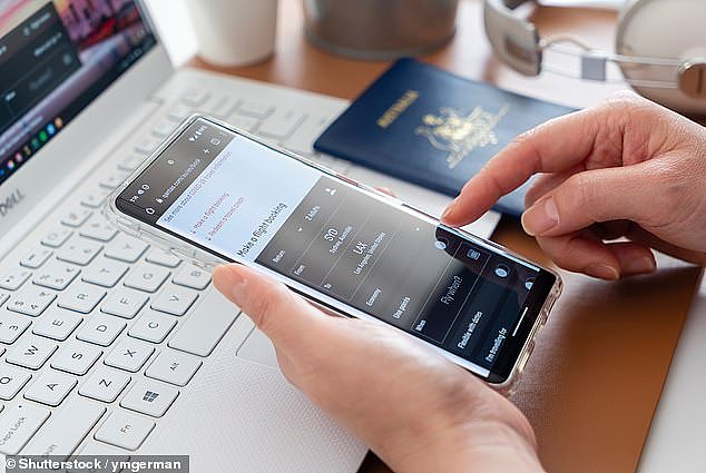 Furious customers have lashed out at Qantas after they were charged twice for their airfare leading to a wave of backlash against the major airline carrier