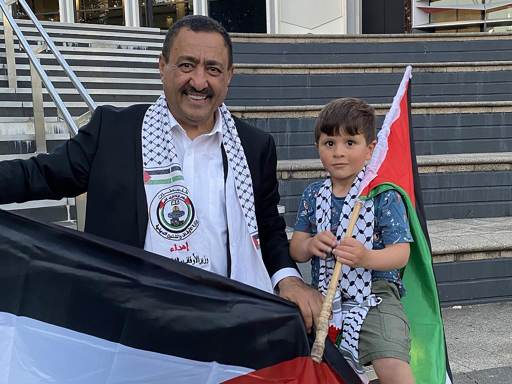 “直到停火！”Bankstown市议会升起巴勒斯坦国旗，围观者鼓掌欢呼（组图） - 5