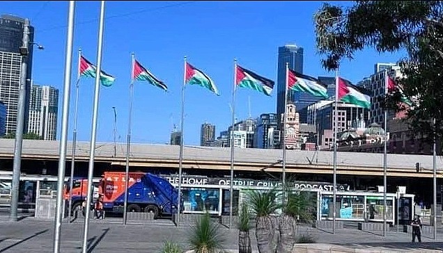 澳联邦广场升起巴勒斯坦国旗！有人怒斥“令人厌恶”，市议会回应：不归我管（组图） - 2