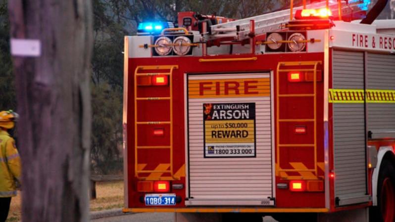 A blazing bushfire is threatening lives and homes in Wandi, with emergency services issuing residents a watch and act warning. 