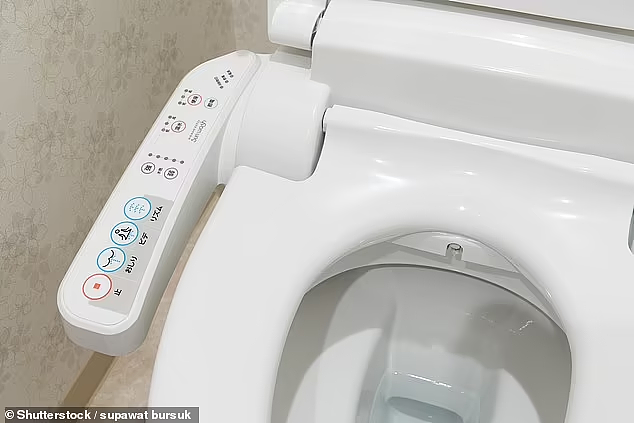 “只用过坐浴盆”男子来澳旅游不知如何用厕纸，求助：怎样才算擦干净了？（视频/图） - 2