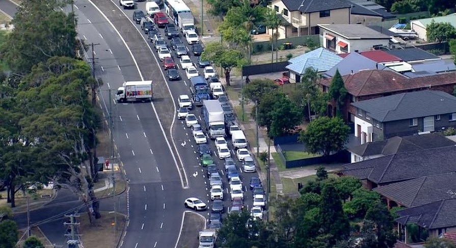 悉尼高速2车相撞！1人当场死亡，车道封锁，沿路交通拥堵（组图） - 2