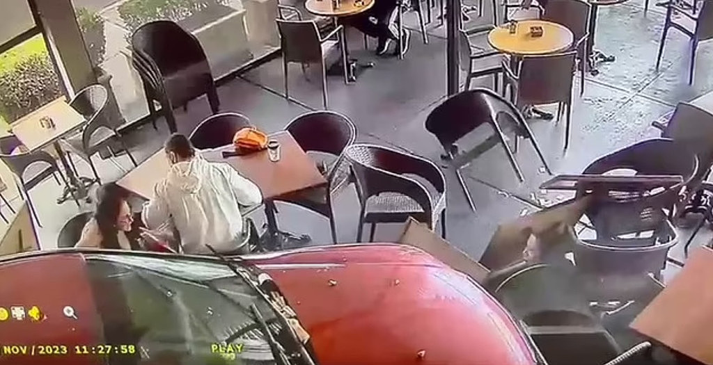 汽车冲进悉尼咖啡馆！食客遭正面撞击，多人受伤送医（视频/组图） - 3