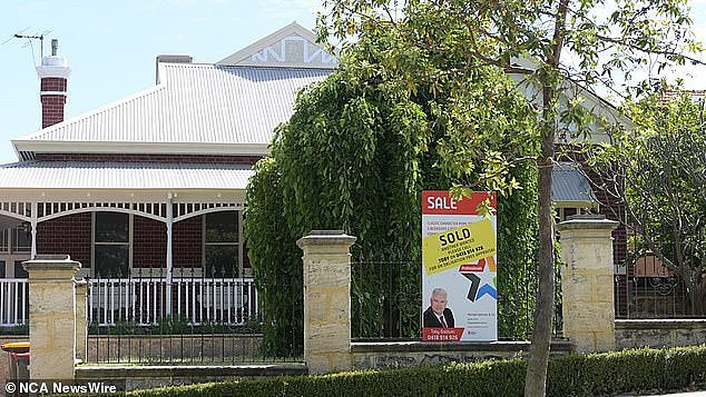 Low housing supply continues to drive the cost of dwellings up. Picture: NCA NewsWire / Sharon Smith