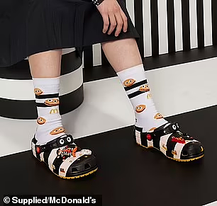 澳洲麦当劳携手Crocs推出4款联名洞洞鞋！明天中午开售，售完为止（组图） - 3