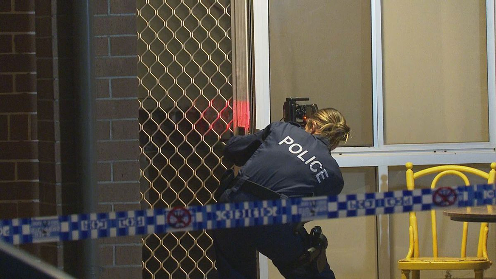 悉尼民宅遭入室抢劫，1男子受伤，4人携现金逃走（图） - 2