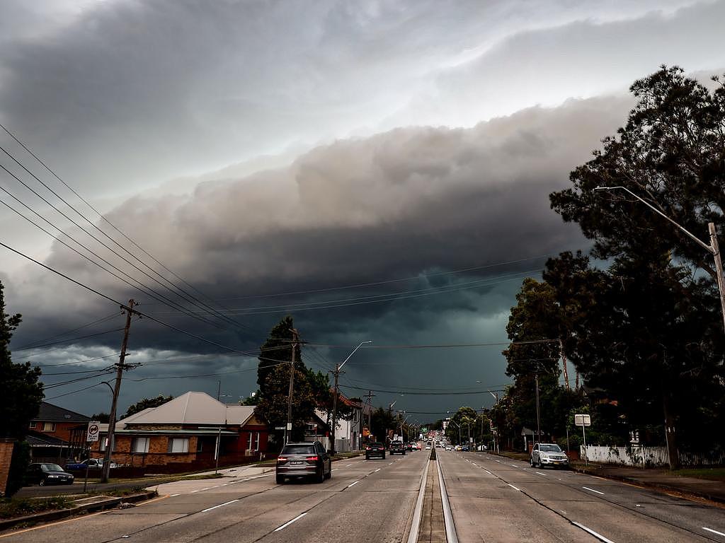 A massive storm shelf is pictured headed out to sea across the Princes Highway in Sydney’s Kogarah. Picture: NCA NewsWire / Nicholas Eagar