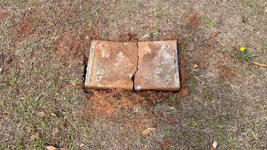 澳洲墓地遭破坏，数十块牌匾遭盗！2名男子被捕（组图） - 2
