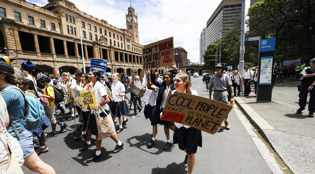 澳多地爆发抗议游行！数千学生罢课走上街头，呼吁政府应对气候变化（组图） - 5