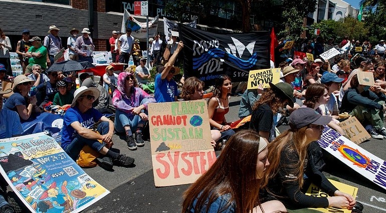 澳多地爆发抗议游行！数千学生罢课走上街头，呼吁政府应对气候变化（组图） - 4