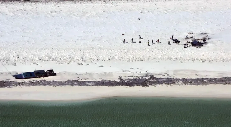 阴森又诡异！西澳海滩出现人类坟墓，疑与渔民失踪有关，多个推测细思极恐（组图） - 4