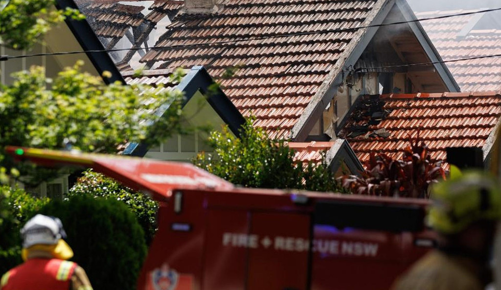 悉尼民宅发生大火！40名消防员紧急出动，一人下落不明（组图） - 2