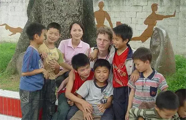 拒绝“感动中国”的德国小伙卢安克，支教18年，却被舆论逼到离开（组图） - 3