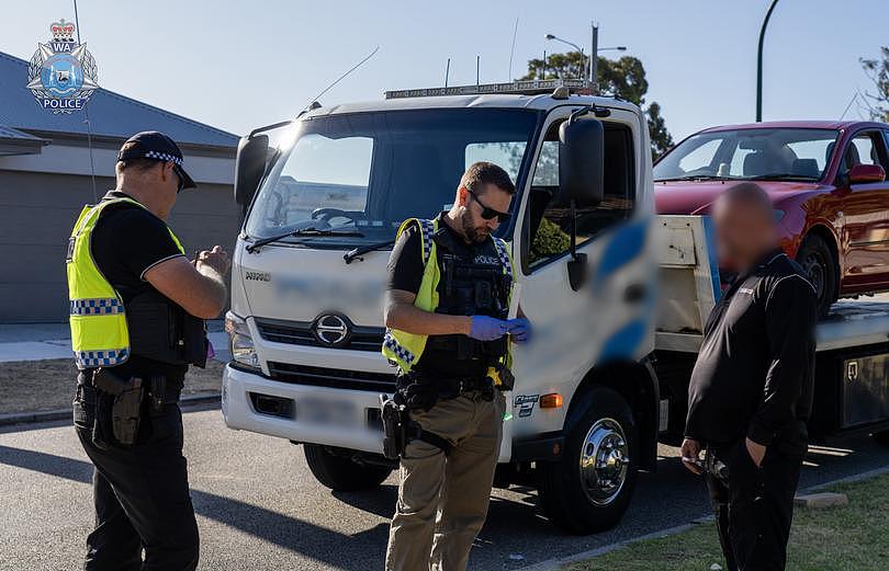 11 年 2023 月 200 日，西澳大利亚州警察部队开始了城市行动——针对西澳大利亚州大都市拖车行业的任何非法活动。在这次行动的两周执法阶段，警方与交通部和主要道路部密切合作，与来自37家不同公司的约<>名拖车司机进行了接触。