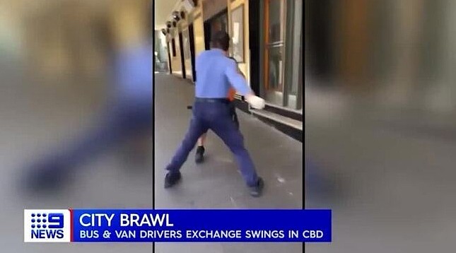 悉尼华男在CBD街头与人互殴！从路中间打到人行道，被罚$800（组图） - 2